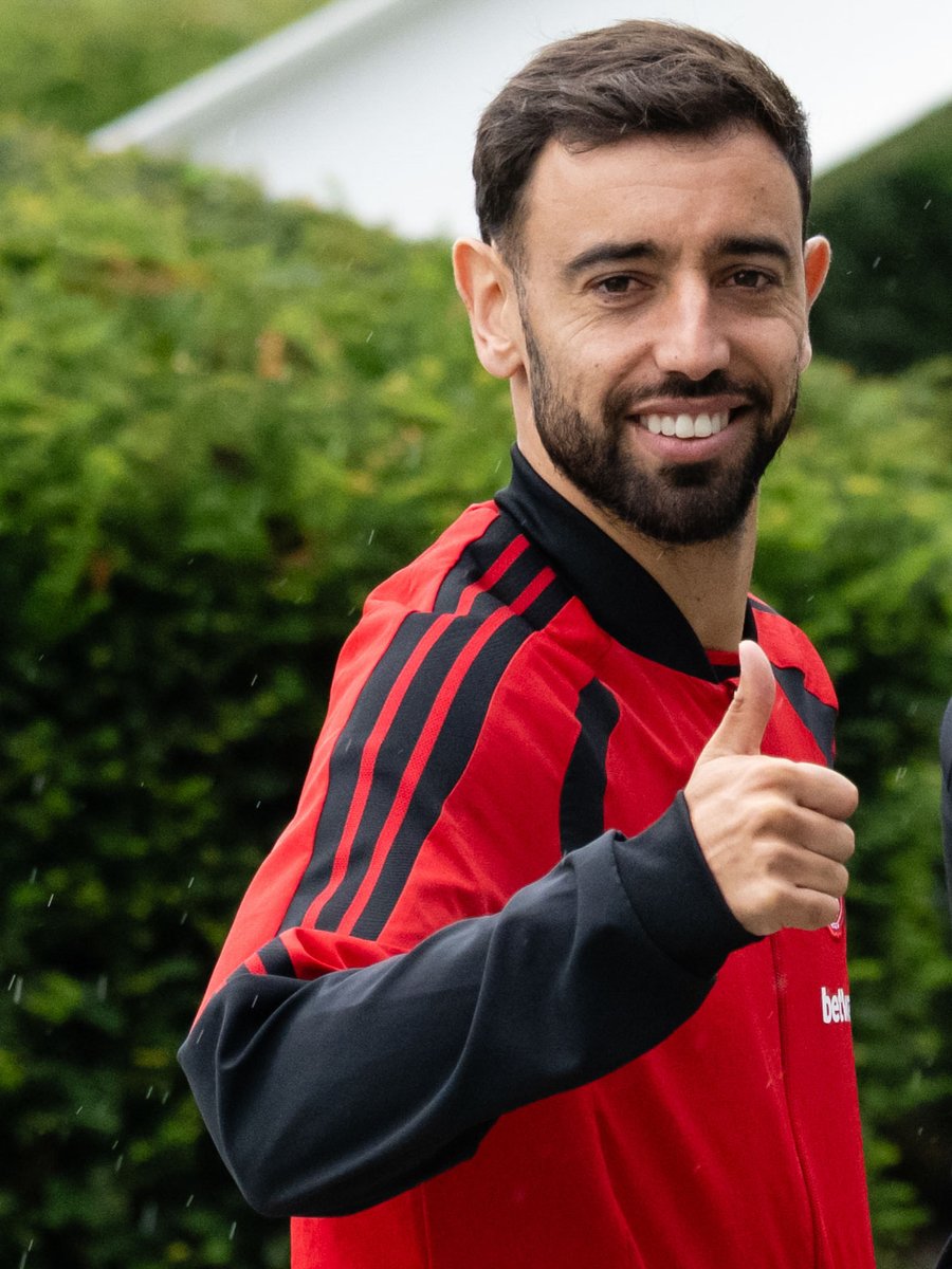 ManUtd's tweet photo. Yes, Bruno 👍 https://t.co/85wHx70c6P