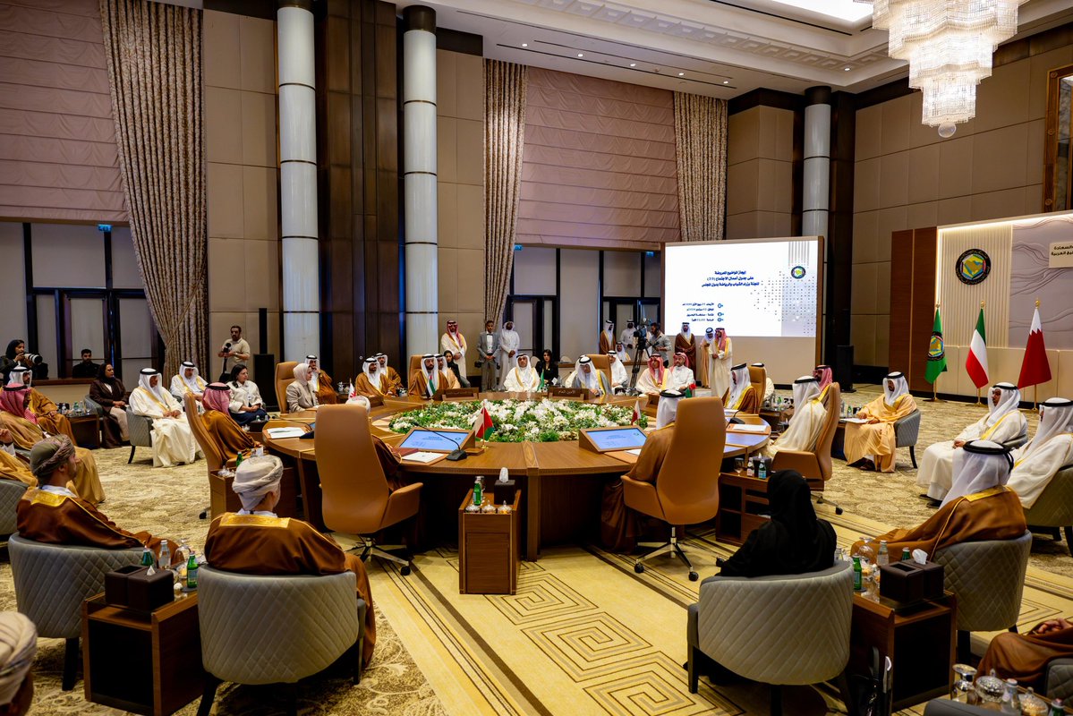 baderalharthi5's tweet photo. شهر اغسطس - 2022 بدينا رحلتنا في أسوة لتمكين القيادات واليوم نحصل على " جائزة مجلس التعاون لدول الخليج العربية للعمل الشبابي " 

بحضور الداعم الممكن للشباب سمو وزير الرياضة @AbdulazizTF ومعالي أمين مجلس التعاون ؛ على هامش اجتماع وزراء الشباب بدول المجلس 🇸🇦 🇰🇼 🇦🇪 🇶🇦 🇴🇲 🇧🇭

الحمدلله الحمدلله 🇸🇦🇸🇦🇸🇦