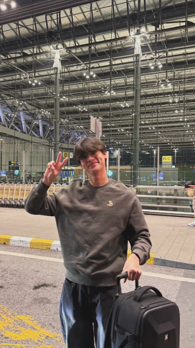 ingasavanund's tweet photo. Otw https://t.co/J1Ht1zpFG8