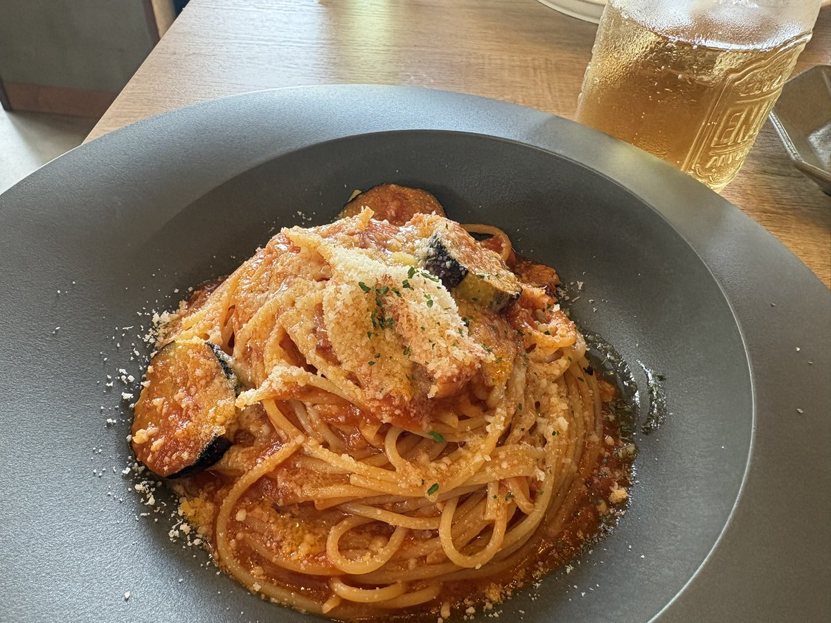 bn_san0831's tweet photo. 不登校の娘と気晴らしに宇都宮のカフェに行ってきた。店内の雰囲気もいいし美味しいしお値段もそれほど高くなかった。パンケーキは甘党の娘がひとりで完食
 #宇都宮 #パンケーキ
 #Whats_up https://t.co/BoYrxA1Pxq