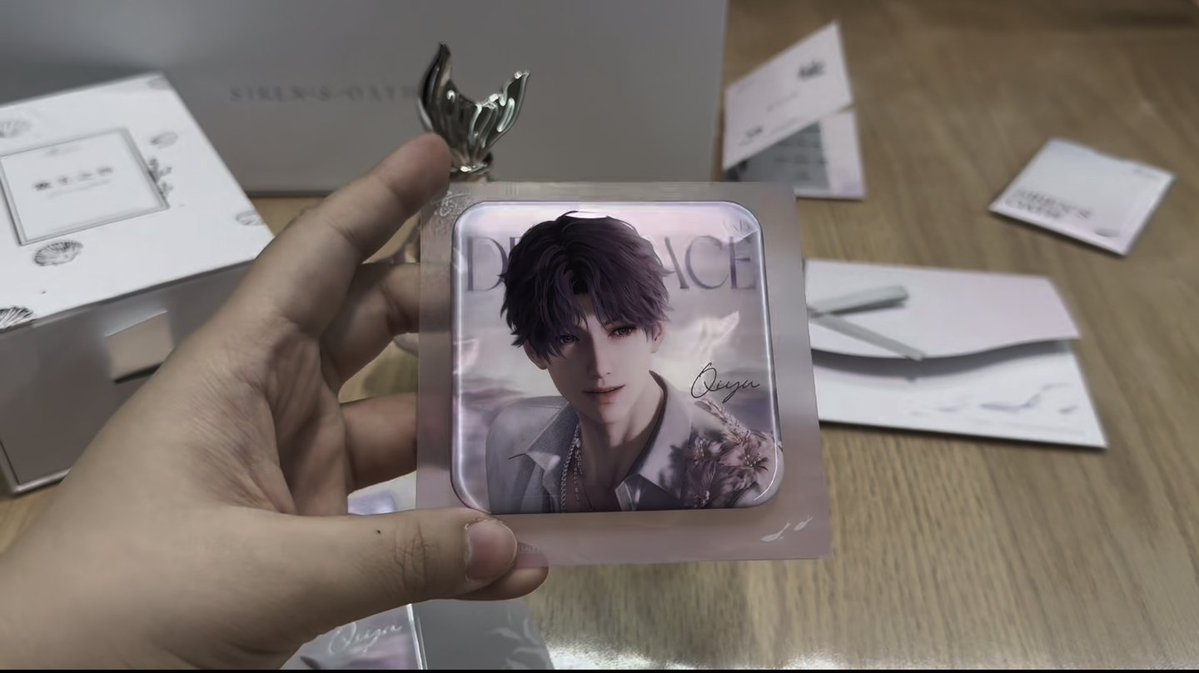 XIAOSE50967389's tweet photo. The product is beautiful! People posted real photos after receiving Siren's Oath, and now Xianyu transfer prices are soaring! Many of the ones I saw this afternoon are already sold! https://t.co/dqCkd29EyH