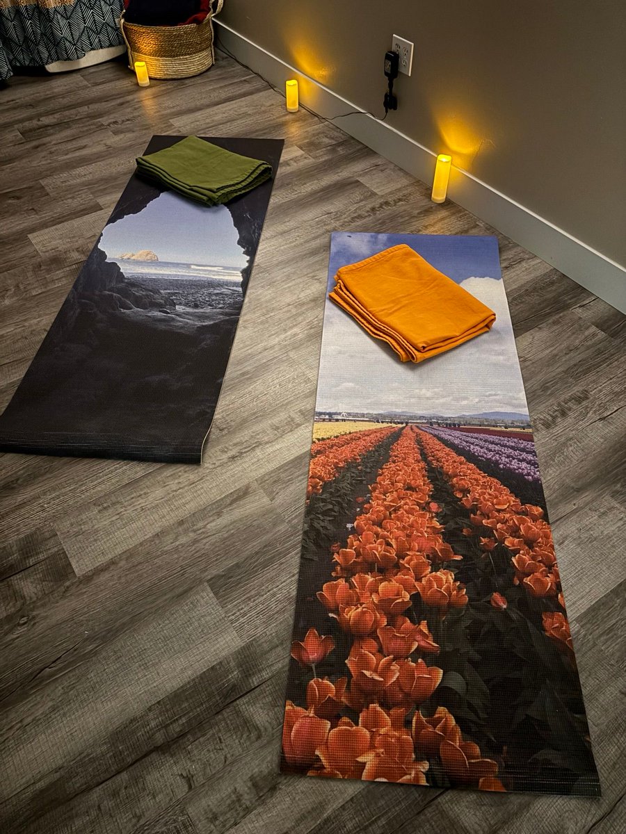 erinmdorffette's tweet photo. Roll out your mat and find your zen anywhere 🧘 From ocean beaches to mountain peaks, our yoga mats bring the beauty of nature to your practice.

Shop now → https://t.co/dMNGoXu55A

#YogaMat #YogaLife #YogaEveryday #OutdoorYoga #Namaste #BeachYoga #MindfulLiving #Yogini #Zen https://t.co/nLyVRmyqZU