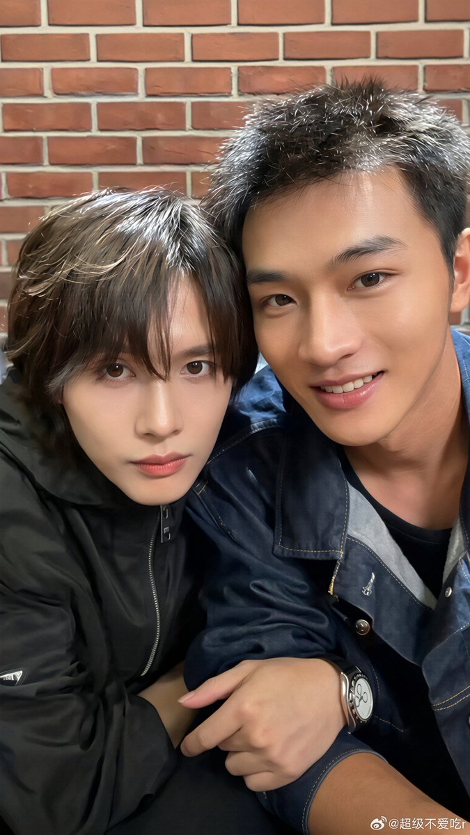 kyra_yuyi1311's tweet photo. Relax, yiwen!😌..
Jingyu is yours, who would even dare compete with you for him?😂

#xiongyiwen
#liujingyu
#yuyi https://t.co/vk2xQRmk8Y