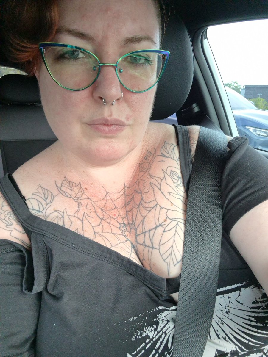 Vickychick32's tweet photo. If I dont respond I am working 😤  
The more you send the more free time I have to make content and take requests. 

Make me available! https://t.co/VNiObKZos5