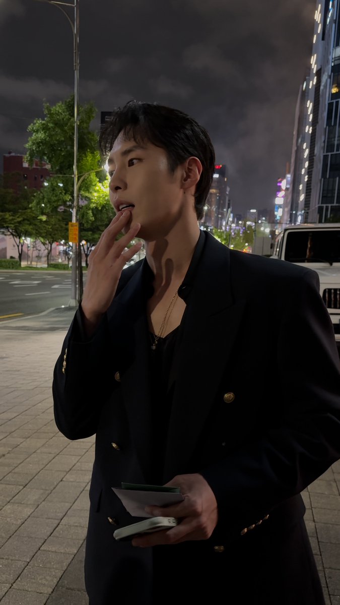 __like_cinnamon's tweet photo. 작년 9월 1일은 진짜 레전드엿슨 재욱이 미모도 그가 보여준 친절도 https://t.co/OUe60P4lxI