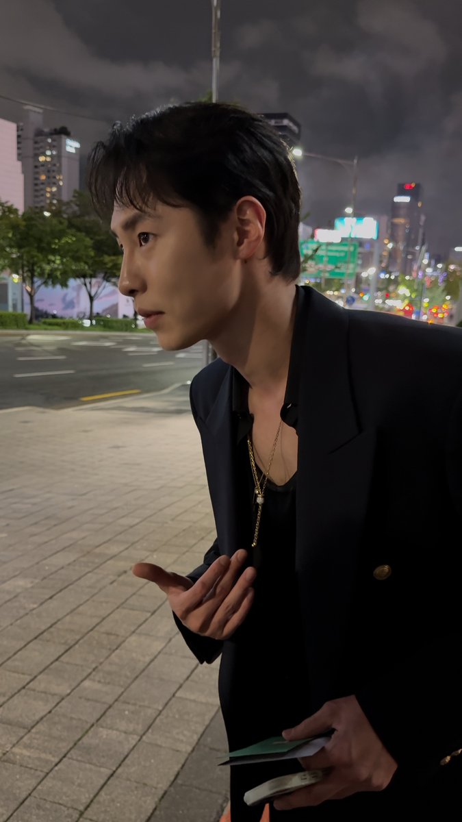 __like_cinnamon's tweet photo. 작년 9월 1일은 진짜 레전드엿슨 재욱이 미모도 그가 보여준 친절도 https://t.co/OUe60P4lxI