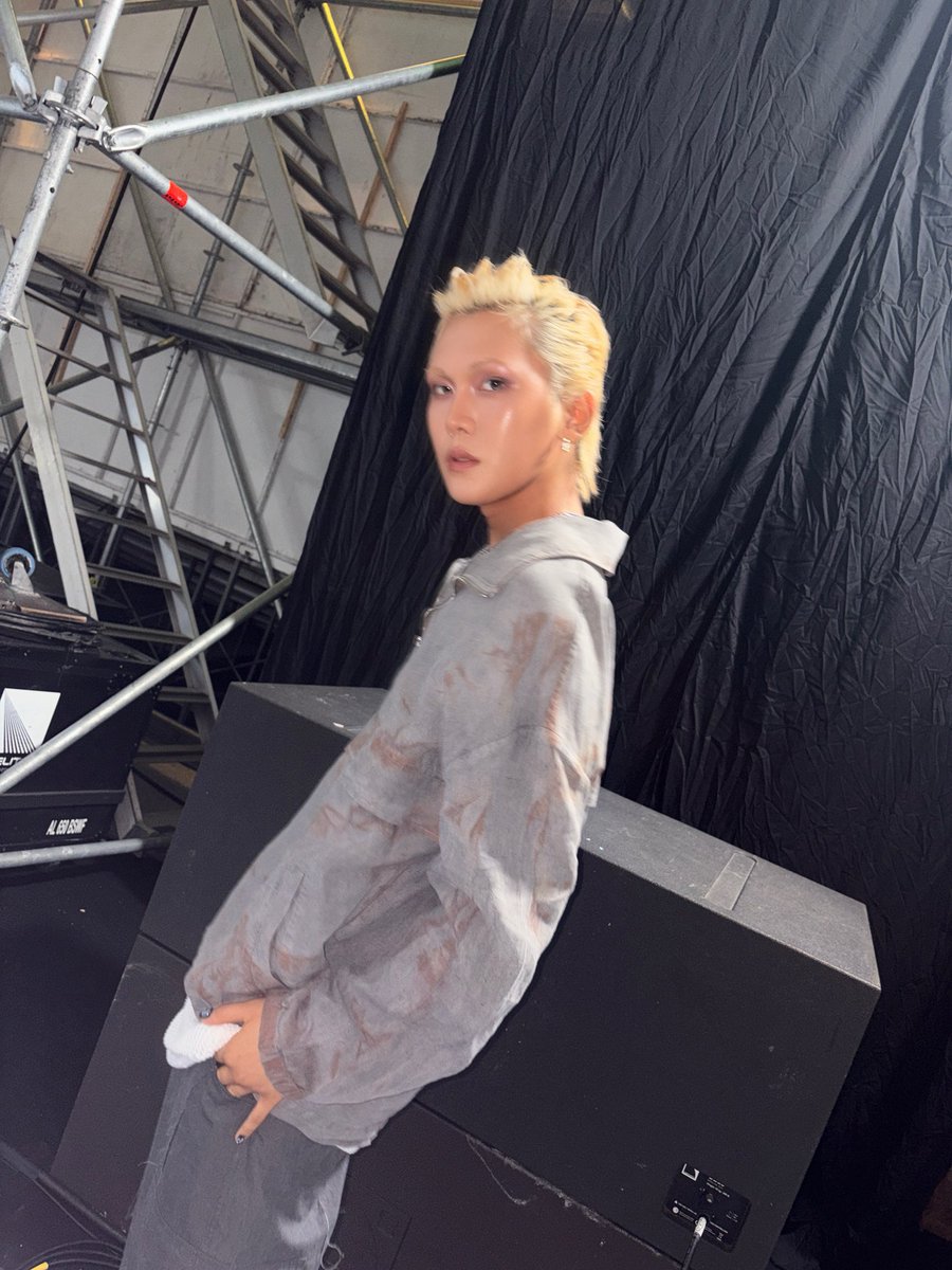 XLOV_official's tweet photo. [📸]

260902 2027 S/S SEOUL FASHION WEEK

✶ ━━ #HYUN

#XLOV #엑스러브
#SEOULFASHIONWEEK #서울패션위크
#ulkin #얼킨 https://t.co/HeMJIXdPLH