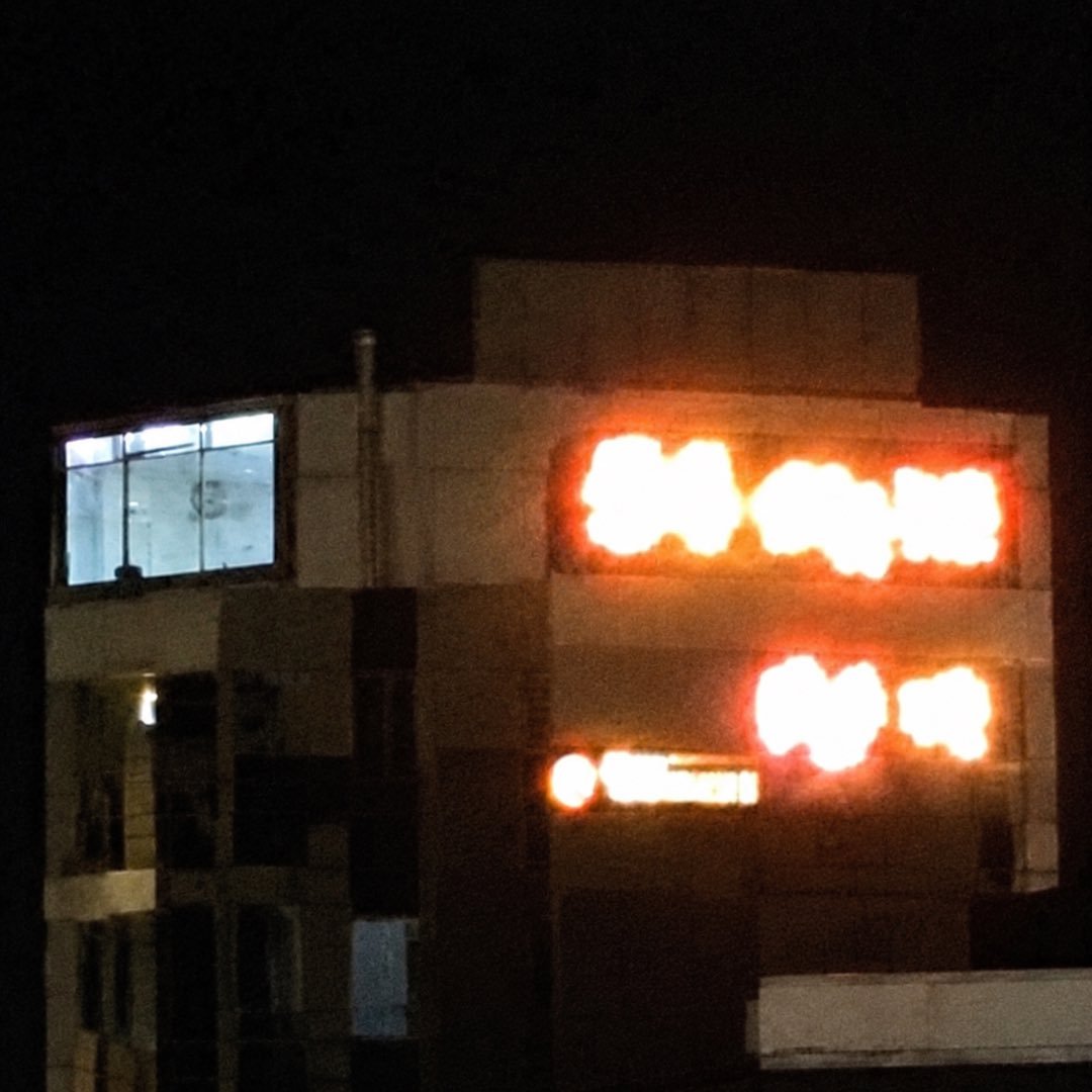 szycl's tweet photo. @zeyno_citlembik Yapay zeka, ışıklı panonun başında 54 yazıyor olabilir demiş.

Sakarya civarı diye.... https://t.co/zonWovbfLw