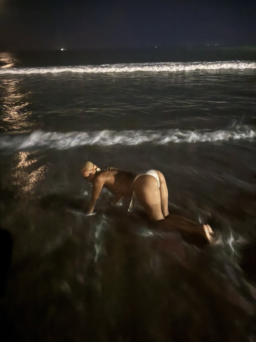 Mal3ficentM0nri's tweet photo. Too irresistible😋 https://t.co/C2xM3XKQyG