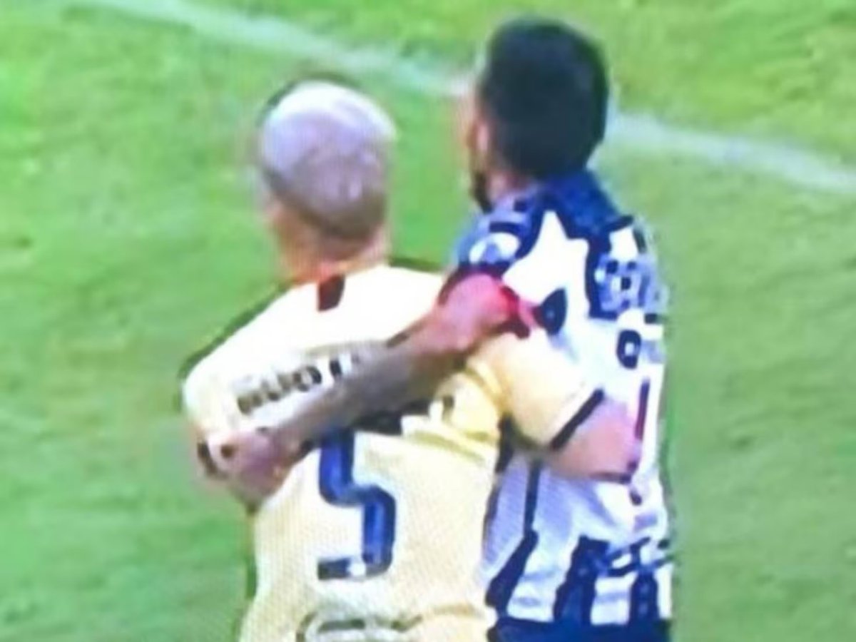 OwBaZ12's tweet photo. Hoy nos enfrentamos a la corrupción una vez más. 

Hoy hay que salir con todo y salir a golear porque jugamos contra 12, vamos @ClubAmerica https://t.co/vzijQYckFo