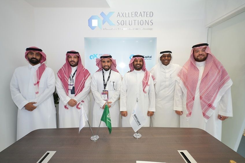 Maaalnews's tweet photo. "الحلول المتسارعة" و "منجم تطوير الأعمال المالية" توقعان اتفاقية لتأسيس صندوق استثماري للبنية التحتية لمراكز البيانات بحجم مستهدف  675 مليون ريال 
https://t.co/EPnGSzcChS https://t.co/MDVPJUk3Vf