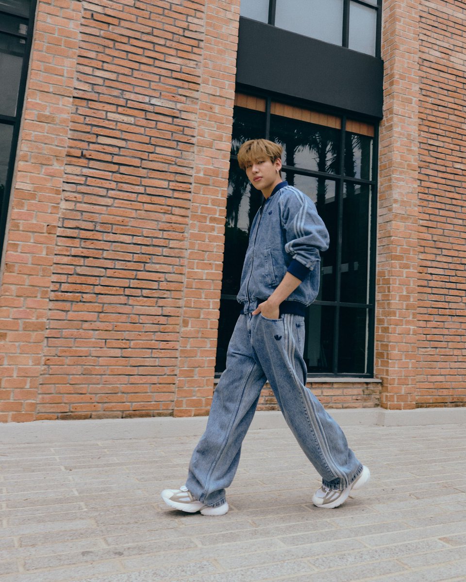 eleva_official's tweet photo. แบมแบม กันต์พิมุกต์ ถ่ายทอด adidas Originals FW26 Denim “Traces of Courage” ผ่านสไตล์ที่เต็มไปด้วยความมั่นใจ ตีความไอเท็มเดนิมเหนือกาลเวลาในแบบร่วมสมัย พร้อมสะท้อนตัวตนที่ชัดเจน

#BamBam #adidasthailand 
#BamBam‌xadidasOriginals 
#adidasoriginals 
#ÉLEVA https://t.co/FFbi1w5wSj