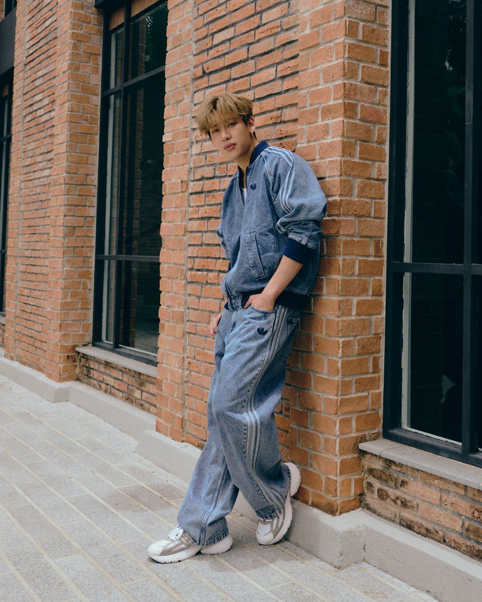 eleva_official's tweet photo. แบมแบม กันต์พิมุกต์ ถ่ายทอด adidas Originals FW26 Denim “Traces of Courage” ผ่านสไตล์ที่เต็มไปด้วยความมั่นใจ ตีความไอเท็มเดนิมเหนือกาลเวลาในแบบร่วมสมัย พร้อมสะท้อนตัวตนที่ชัดเจน

#BamBam #adidasthailand 
#BamBam‌xadidasOriginals 
#adidasoriginals 
#ÉLEVA https://t.co/FFbi1w5wSj