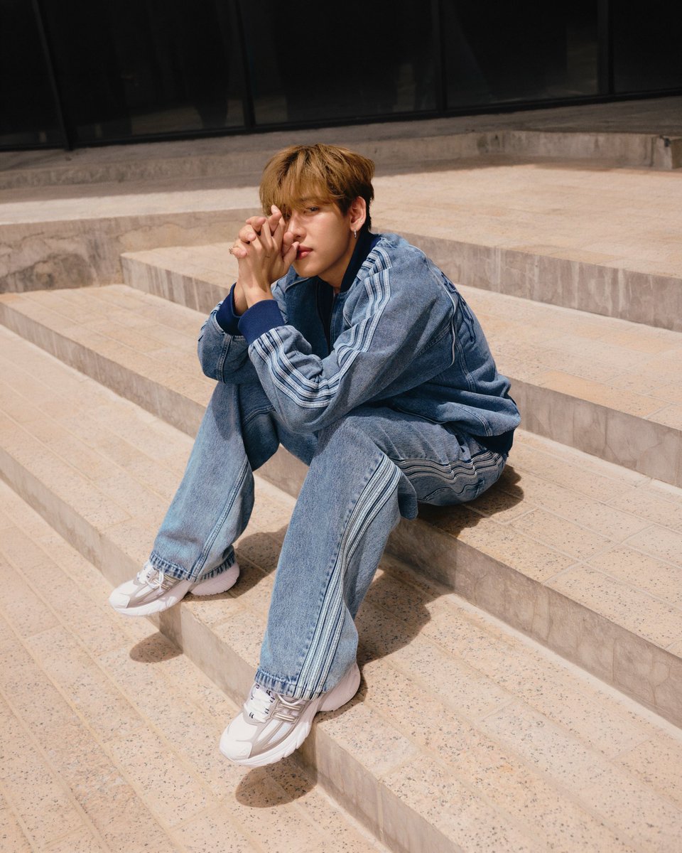 eleva_official's tweet photo. แบมแบม กันต์พิมุกต์ ถ่ายทอด adidas Originals FW26 Denim “Traces of Courage” ผ่านสไตล์ที่เต็มไปด้วยความมั่นใจ ตีความไอเท็มเดนิมเหนือกาลเวลาในแบบร่วมสมัย พร้อมสะท้อนตัวตนที่ชัดเจน

#BamBam #adidasthailand 
#BamBam‌xadidasOriginals 
#adidasoriginals 
#ÉLEVA https://t.co/FFbi1w5wSj