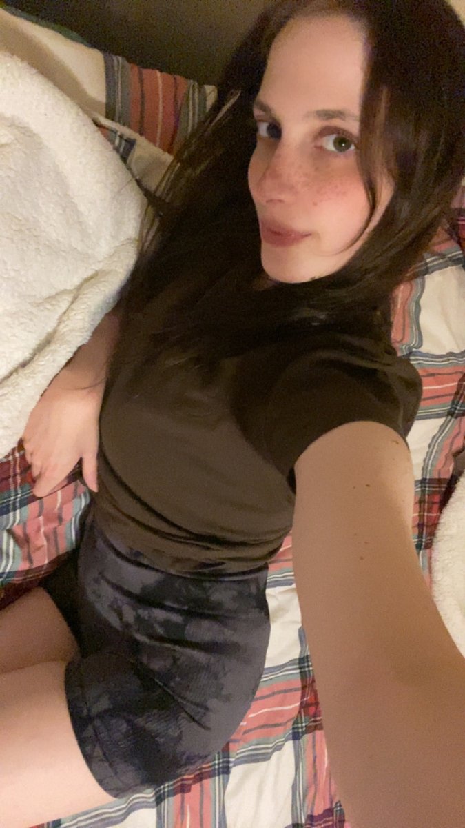bbsass666's tweet photo. pin me against a wall and pound my needy holes https://t.co/YCXlUWkEpT