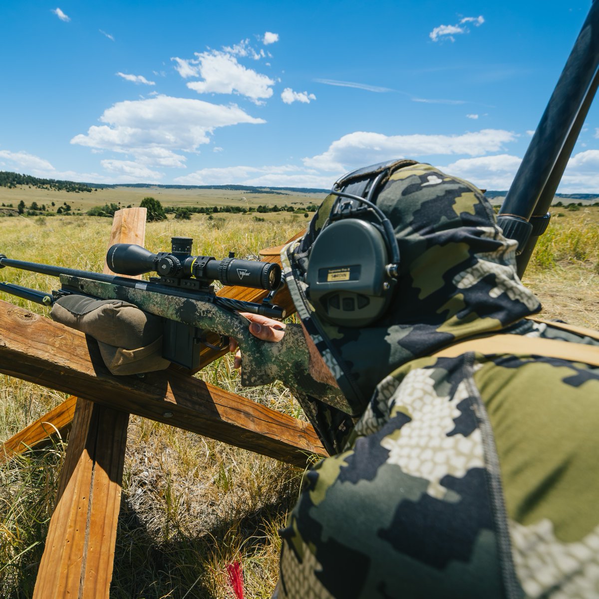 TrijiconHunt's tweet photo. Rear tripod as a shooting position. Incredibly stable, but not often seen outside the dedicated PRS world. How often are you practicing this position? https://t.co/7oOOfpxQoh