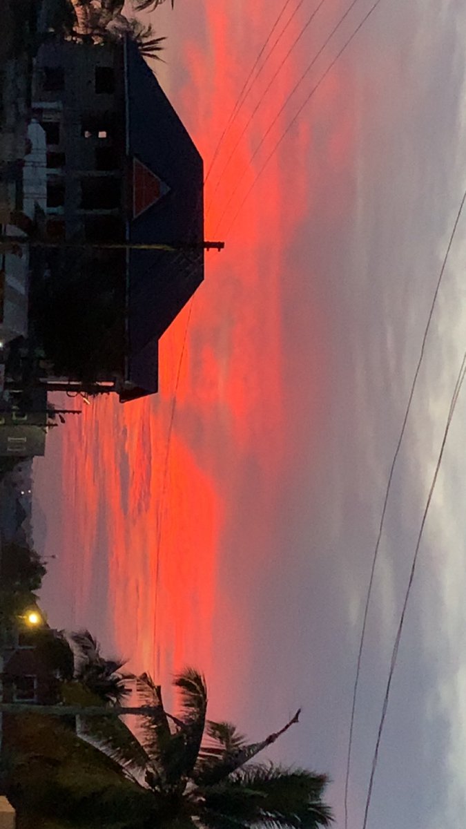 ewura__abena's tweet photo. My view of the sky 🌌 at 6pm https://t.co/ucZCFugm1H