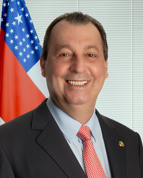 QGdoPOP's tweet photo. DIVO! Senador Omar Aziz rejeitou TODAS as 36 emendas apresentadas à PEC do fim da escala 6x1 e à proposta seguirá para votação SEM alterações no texto. https://t.co/UkEhwkfP2x