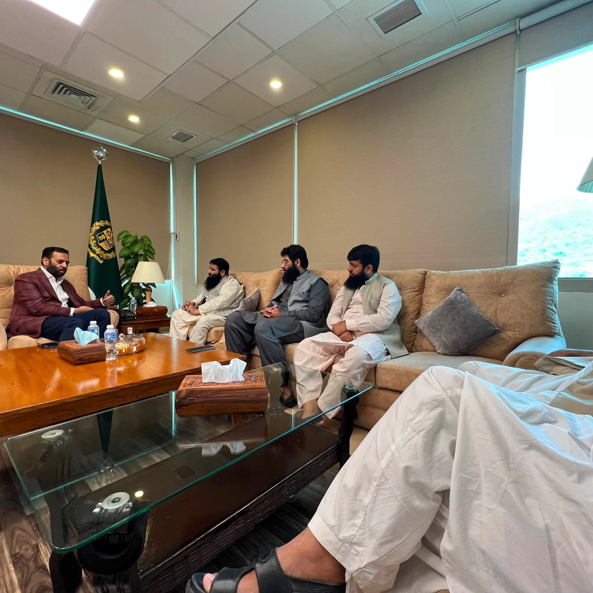 PMML_Media's tweet photo. وفاقی وزیر صحت مصطفی کمال صاحب سے ترجمان پاکستان مرکزی مسلم لیگ ڈاکٹر مزمل اقبال ہاشمی کی ملاقات؛ قومی اور ملکی معاملات پر طویل گفتگو
#PMML #MustafaKamal #FederalMinister #HealthSector #NationalIssues https://t.co/ubh2rzErvm