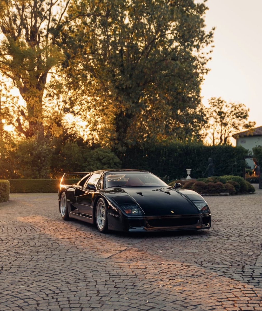 Belli_Ferrari's tweet photo. F40

📸 Pghexotics 

#Ferrari https://t.co/5S1fTF8pQN