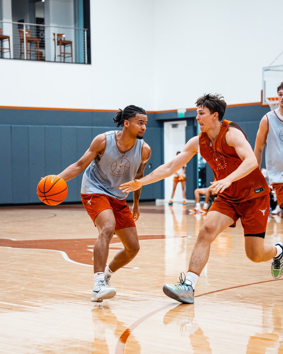 jalenpolobrown's tweet photo. Transfer guard Mikey Lewis’ numbers against top-50 teams last season 🐂

• Season average: 25.5 USG% | 15.5 AST% | 12.2 TOV% | 2.8 OBPM | 1.3 DBPM

• vs. Top 50: 26.7 USG% | 21.7 AST% | 9.1 TOV% | 5.5 OBPM | 3.5 DBPM

Deep-dive breakdown on Lewis’ game here 👉https://t.co/QRjkvv85tx

#Hookem | #Texas