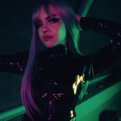 misstresslysa's tweet photo. #NewProfilePic https://t.co/CZ5Ot9XE6W