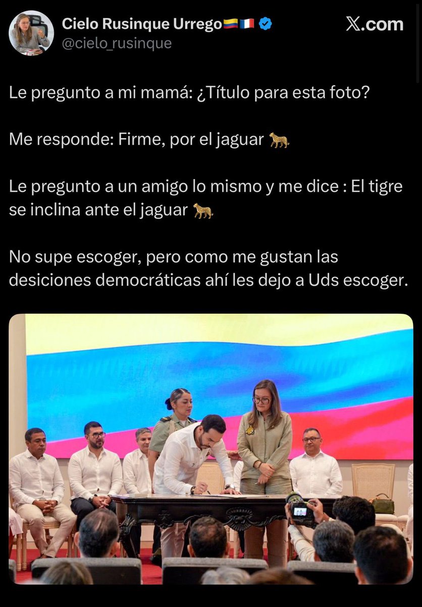 simonmolinag's tweet photo. Entonces @cielo_rusinque se posesionó como magistrada del CNE y esa misma noche usó la foto oficial del juramento —bandera, mesa de Estado, firma presidencial— para decir que “el tigre se inclina ante el jaguar”.

Llegó al tribunal que vigila las elecciones a avisar que no vino a dar garantías, sino de MILITANTE?  

Y lo hizo con los símbolos del cargo que juró respetar horas antes? 

Si el primer acto público de una magistrada electoral es tratar de burlarse del  presidente que la posesionó, entonces qué podemos esperar?