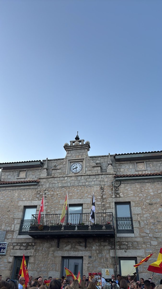 MaluchiV's tweet photo. Collado Villalba con Ceuta
#CeutaEsEspaña #Ceutanosevende https://t.co/gZooVhQDVL