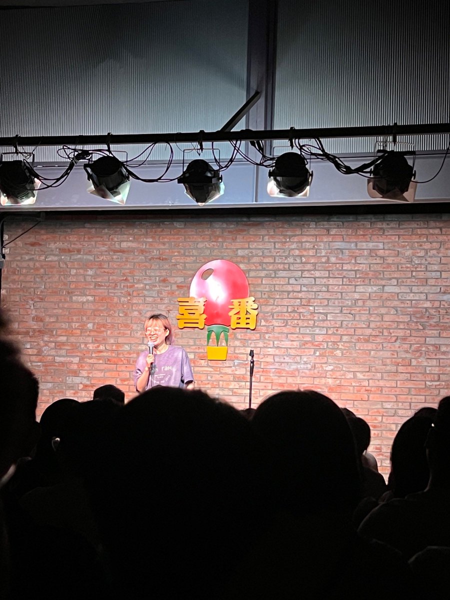 washmi3's tweet photo. Just bombed my first live comedy set so hard the barista just gave me a free latte to “feel better” — turns out even coffee knows when your jokes are flops ， https://t.co/X73JM15uAG