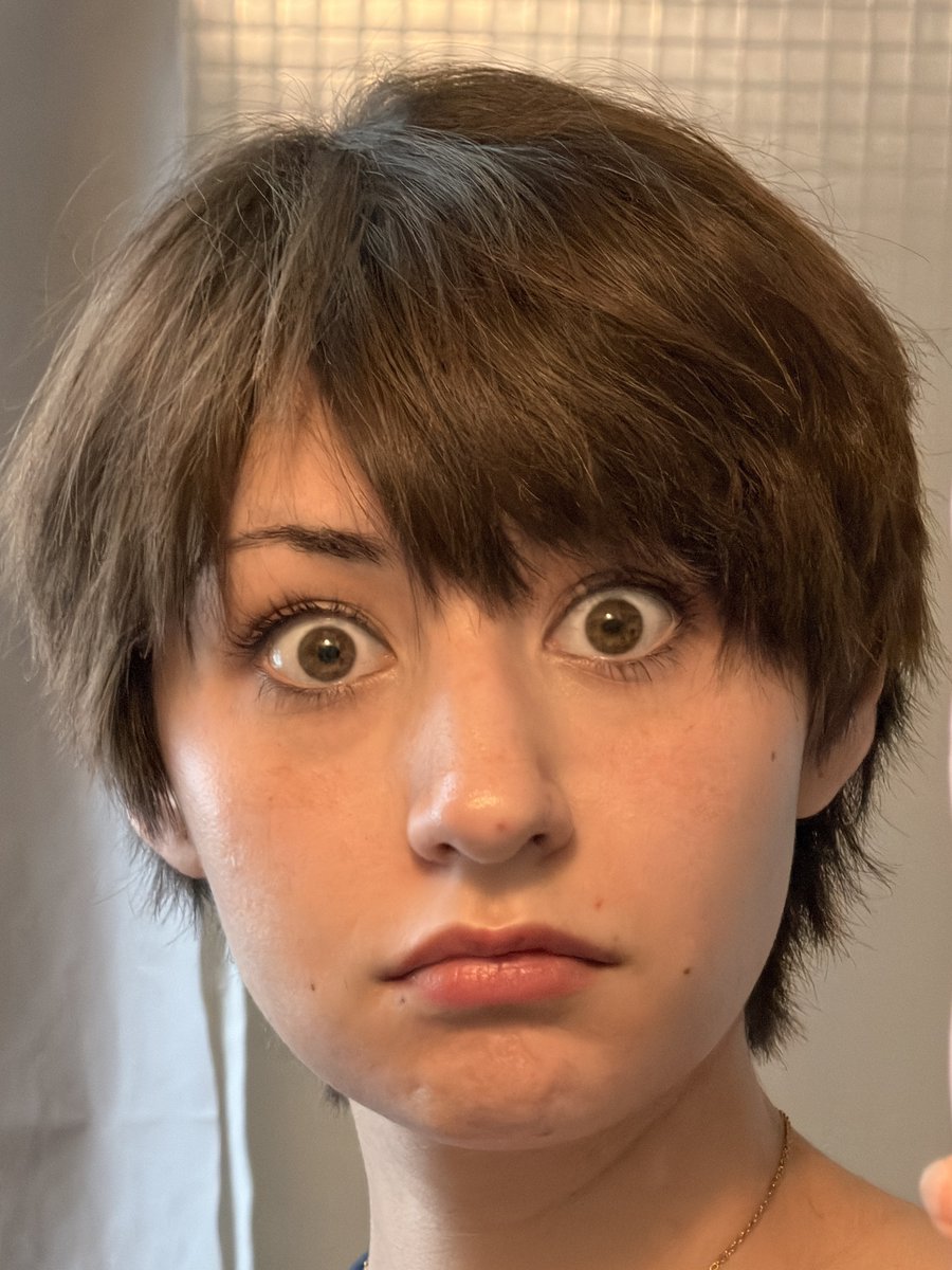 MimiDoesCosplay's tweet photo. Shoutout to my hair and its fluffiness today 🕺 https://t.co/Vm9uMVcgnc