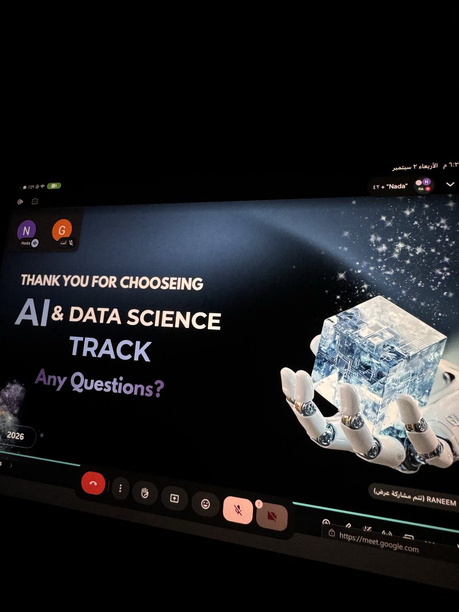 GhalaAlharthi_'s tweet photo. أول لقاء لنا مع مسار الذكاء الاصطناعي وعلوم البيانات 🤖

سعيدة إني تعرفت على أعضاء المسار والقائدات، وكان لقاء جميل ومليء بالتعارف والتفاصيل اللي زادت حماسي للفترة القادمة✨

متحمسة للتجارب والمشاريع اللي تنتظرنا سوا 🚀 https://t.co/mtFfolzCnn