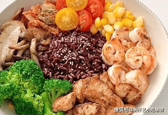 VictoriaPaevsh's tweet photo. Comida baja en grasa y rica en proteína: pechuga de pollo a la parrilla + brócoli fresco, ideal para tu plan de减脂！ https://t.co/iDtPjVqvNs