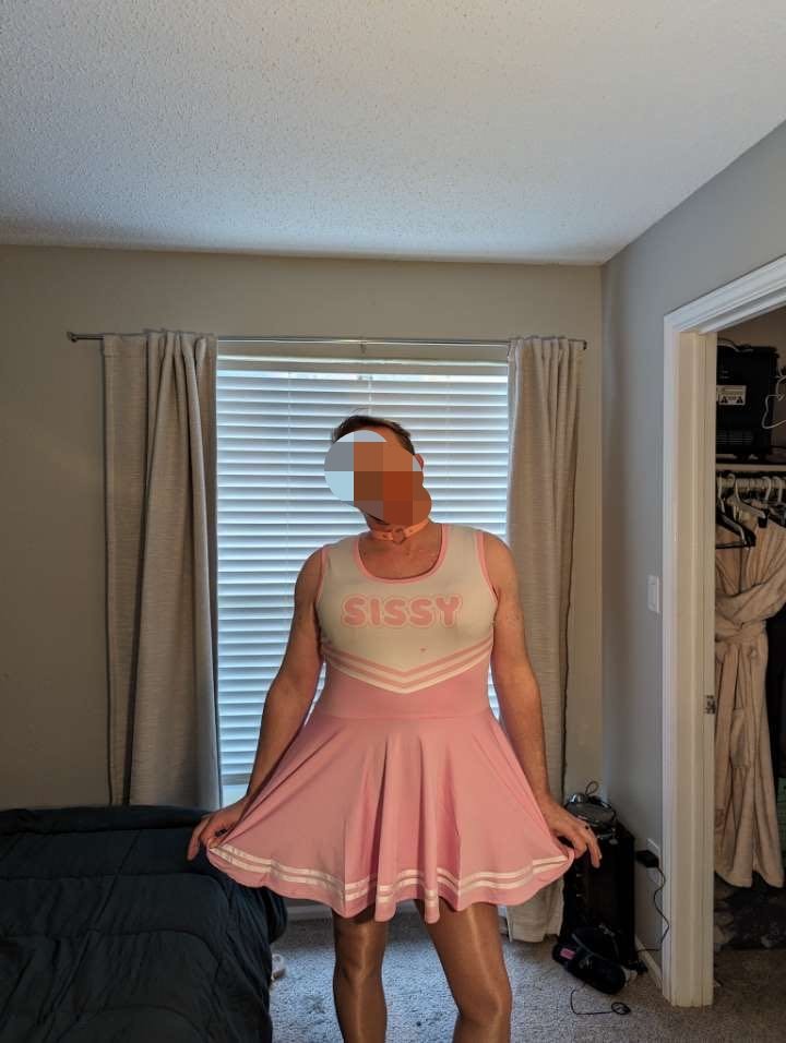 AdamTny33068's tweet photo. Just a loser from Ohio.
#nsfwtwt
#Ohio
#content
#buying
#sissy https://t.co/iK4ShLge19