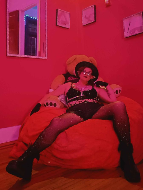 JezebelleJones's tweet photo. @DomConLA in less than a MONTH!!! I'll be with The Haus of Pain led by @commandanttt . Interested in meeting and experiencing a bit of Director Jezebelle?
Inquire Within😈
#domconnola #domcon #dominatrix #domina #domme #nsfw #fetish #kink https://t.co/GrMj7RK5D7