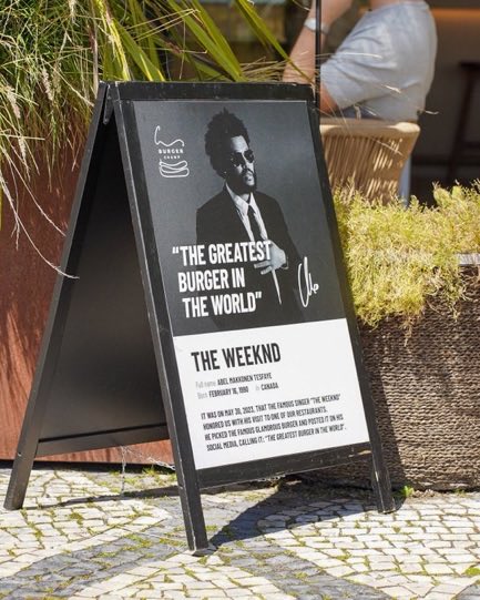 WeekndAccess's tweet photo. The Weeknd has arrived in Portugal. https://t.co/8NnTq5osde