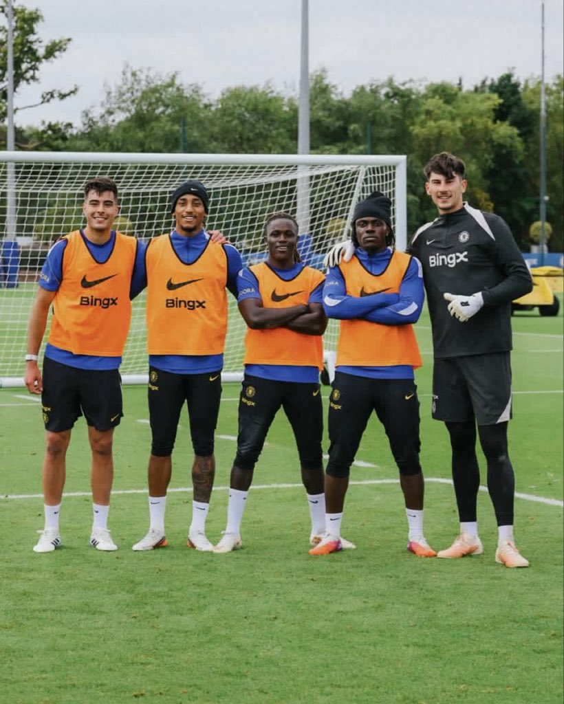 Oyinlola_cfc's tweet photo. The winning team 💙🔥#CFC https://t.co/8Hp1uAcgnF