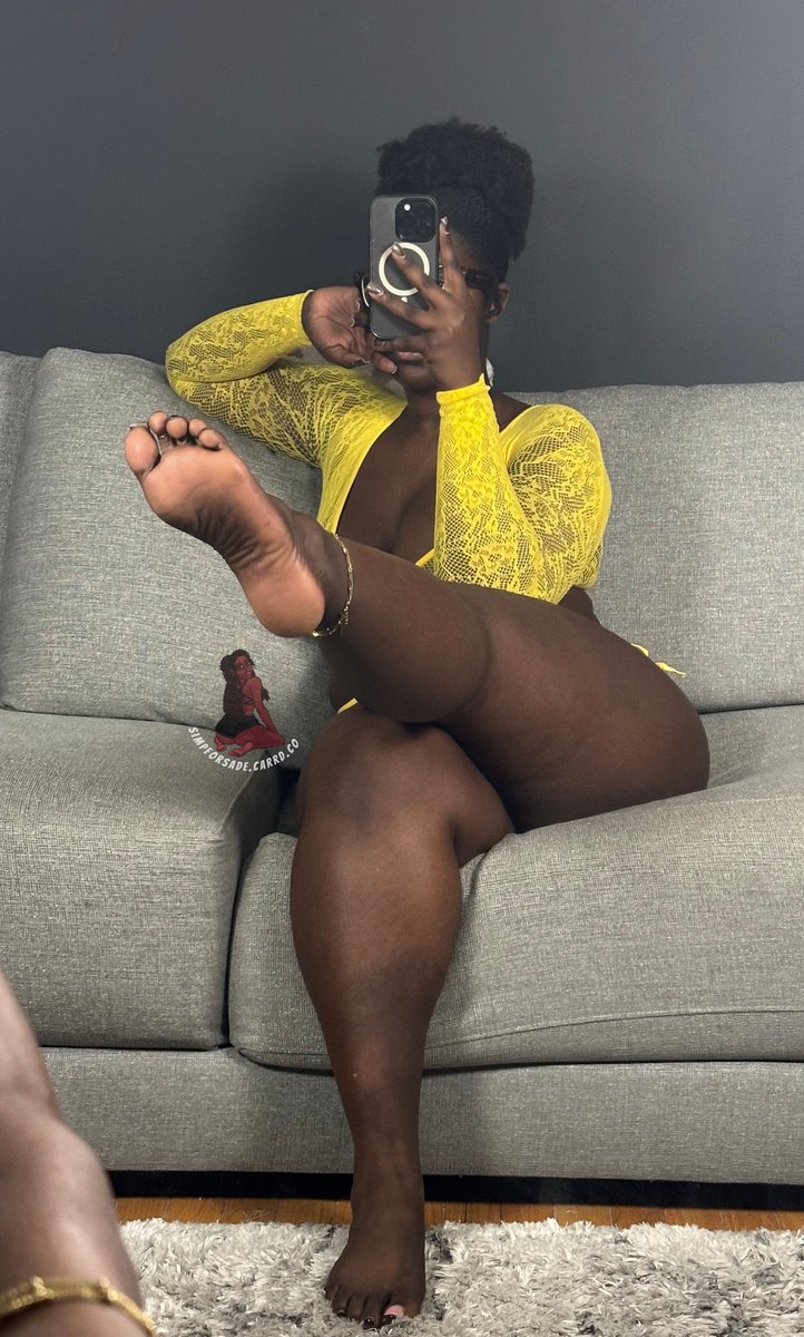 simpforsade's tweet photo. Don't worry, it's totally normal to start salivating at the sight of my soles. https://t.co/2LqFsdIlW9