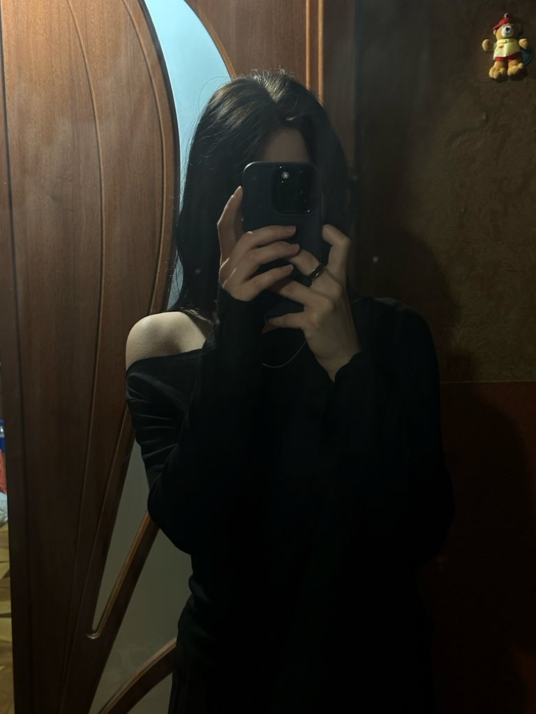 roe_corny's tweet photo. today is a very boring day🫩 https://t.co/tMjABXqeWB