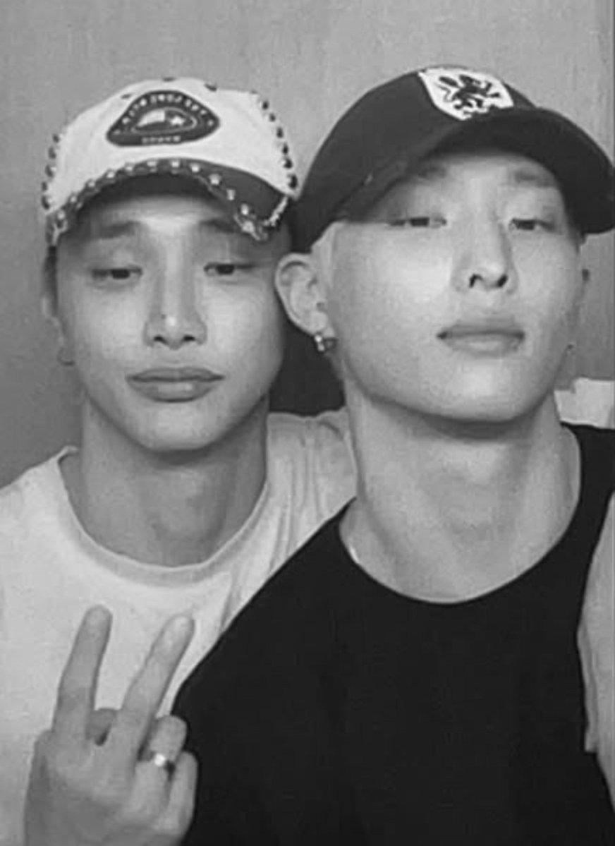 p1hits's tweet photo. keeho &amp; jey twins 😭

#P1Harmony #피원하모니 #기호 https://t.co/gWHUv8IQXd