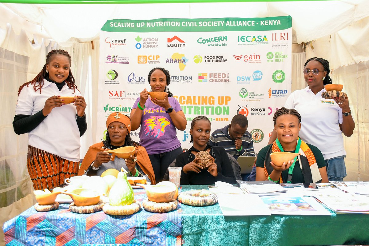 SUN_CSA_KENYA's tweet photo. Energized by Kenya’s young leaders at the Youth in Agrifood Systems Summit! 🌟

We moderated 2 high-impact sessions on youth innovation, regenerative ag &amp; food systems transformation. Youth are central to a nourished future! 🥗🇰🇪✨

@YouthInAgrifoodKenya  #MbogiYaFoodSystems https://t.co/8hmJ3Mz4LV