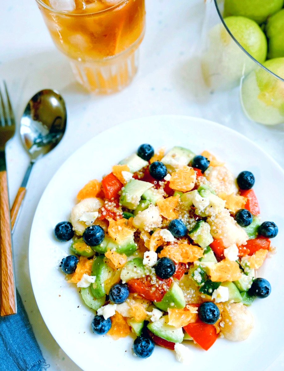 AlexandraCiist's tweet photo. Hoy almorcé ensalada de quinoa con aguacate y tomates cherry, ligera y deliciosa para un día de oficina!， https://t.co/WhDSnnxs4V