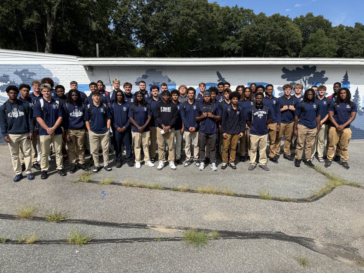 STMCT_Football's tweet photo. First Day of School! https://t.co/Nny27xzXU3