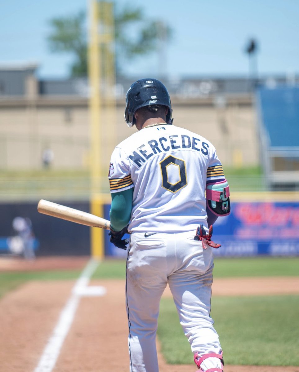 ConnorCanfield1's tweet photo. After José Pirela's walk-off home run last night, Lake County has now hit three walk-off homers on the year, with all of them coming against Great Lakes, including one at Dow Diamond (?!)

5/7 (G1): Jeffrey Mercedes

6/18 (G2): Nolan Schubart (at Dow Diamond)

9/1: José Pirela https://t.co/KwdZV0JMhn