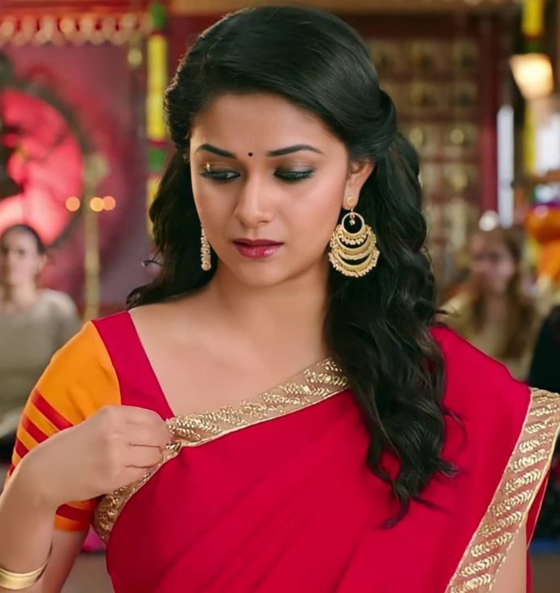 realnishasissy's tweet photo. (Shemale asking for money in busstand)

Shemale: Kaasu kudu

Me: Enkita kaasu illa ka

She: Enna di pombala madhiri molaya maraikura potta dhana ne

Me: Akka elaarum paakranga

She: Paakatum olunga ipo mutti potu en poola sappu di thevudiya 💦🍌 https://t.co/crWJLSUVHc