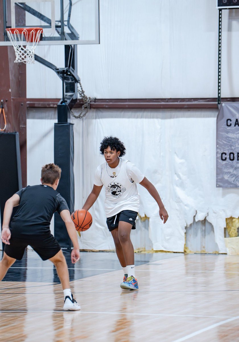 midprosouth's tweet photo. 🔒 BOYS REPS &amp; RUNS 🔒

Just HOOP. 😤🔥

Games tip off THIS SUNDAY!
⏰ 7:30–9:30 PM
📍 The Bridge

Compete. Get reps. Get better. 🍿

Rosters &amp; schedules drop Thursday!

@thebridgesportsplex l #BeTheBridge https://t.co/uFPCyhboQx