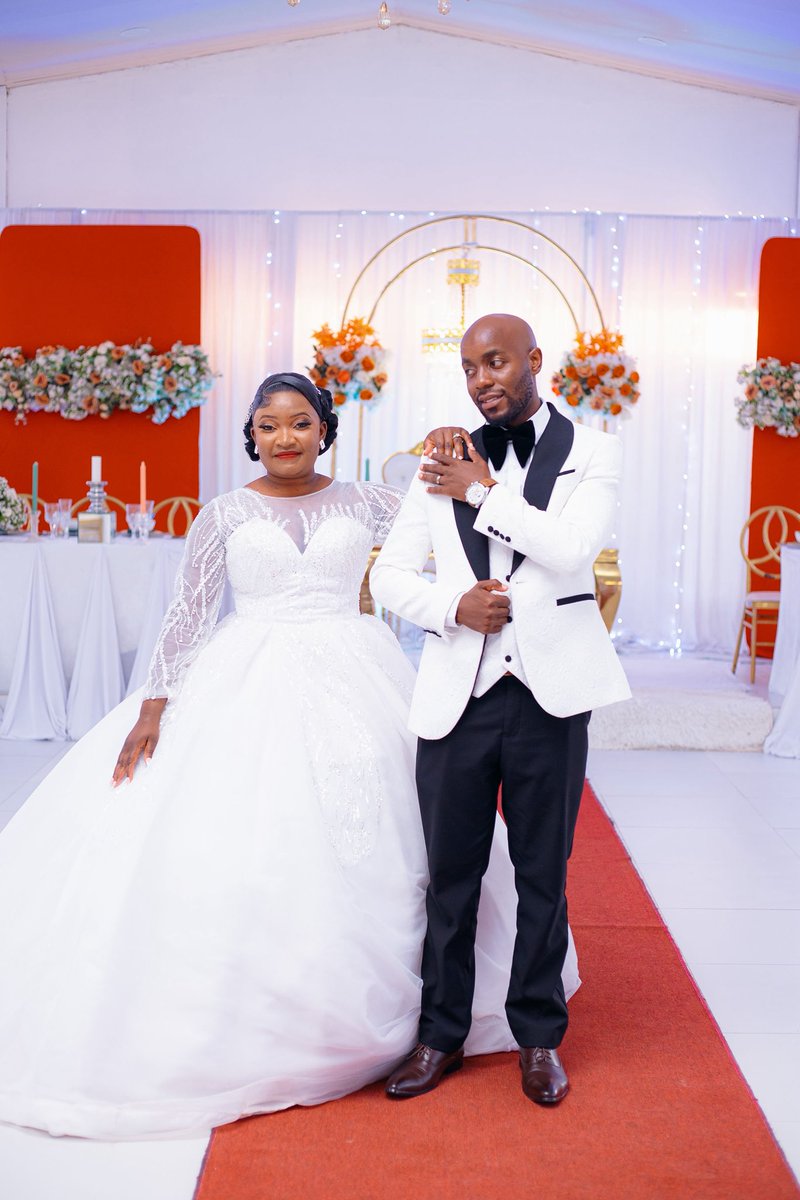 Futurecelebrit7's tweet photo. Twitter was created so @TongaBooGeo and I could meet 🙌🏾🥹.

Ladies and gentlemen! 

Mr and Mrs Hamunyanga ❤️❤️❤️❤️👰🤵‍♂️ https://t.co/BvNnDErQqf
