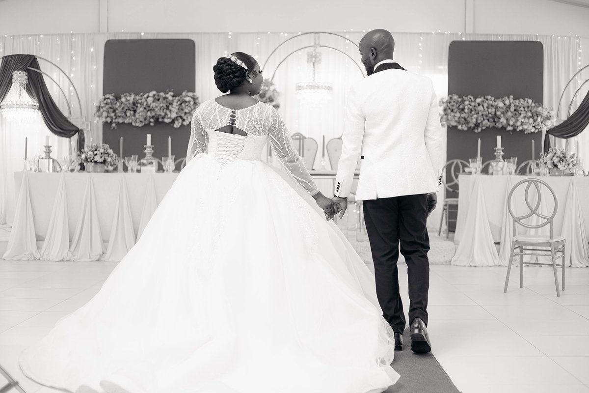 Futurecelebrit7's tweet photo. Twitter was created so @TongaBooGeo and I could meet 🙌🏾🥹.

Ladies and gentlemen! 

Mr and Mrs Hamunyanga ❤️❤️❤️❤️👰🤵‍♂️ https://t.co/BvNnDErQqf