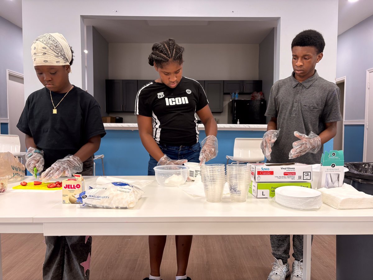 SCState1890's tweet photo. Participants also had the opportunity to prepare a delicious, healthier Strawberry Fluff recipe, putting what they learned into practice while exploring simple ways to make nutritious choices. 👏🏽 https://t.co/Q2SER0bCMf