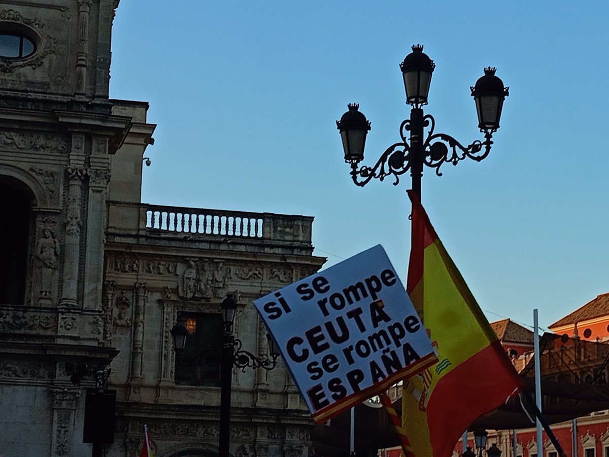 Mel193678873's tweet photo. Sevilla ❤️❤️❤️❤️ https://t.co/OVNlgFXD7n