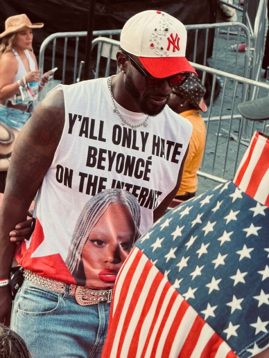 msyonceslay's tweet photo. Oh he was so real for this. It’s Beyoncé’s internet for a reason. ✨ https://t.co/f3323zqyzA